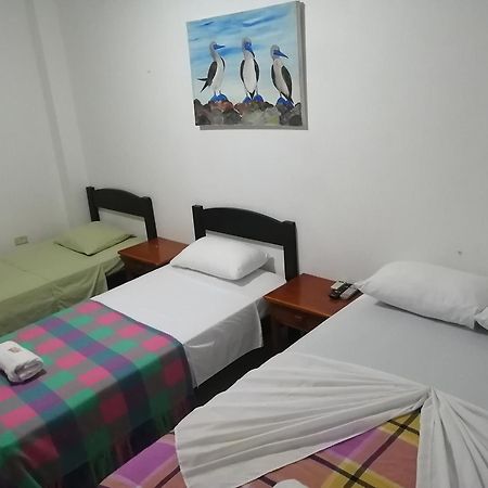 Hostal La Casa De Luis プエルト・バケリソ・モレノ エクステリア 写真
