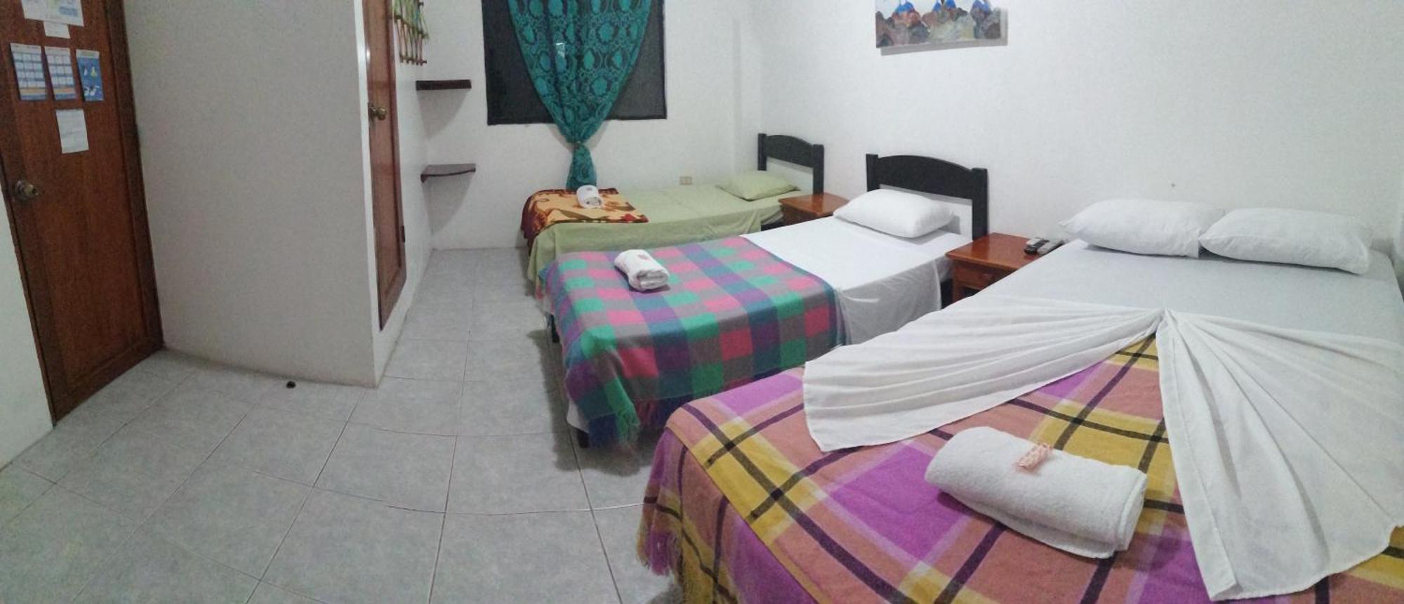 Hostal La Casa De Luis プエルト・バケリソ・モレノ エクステリア 写真