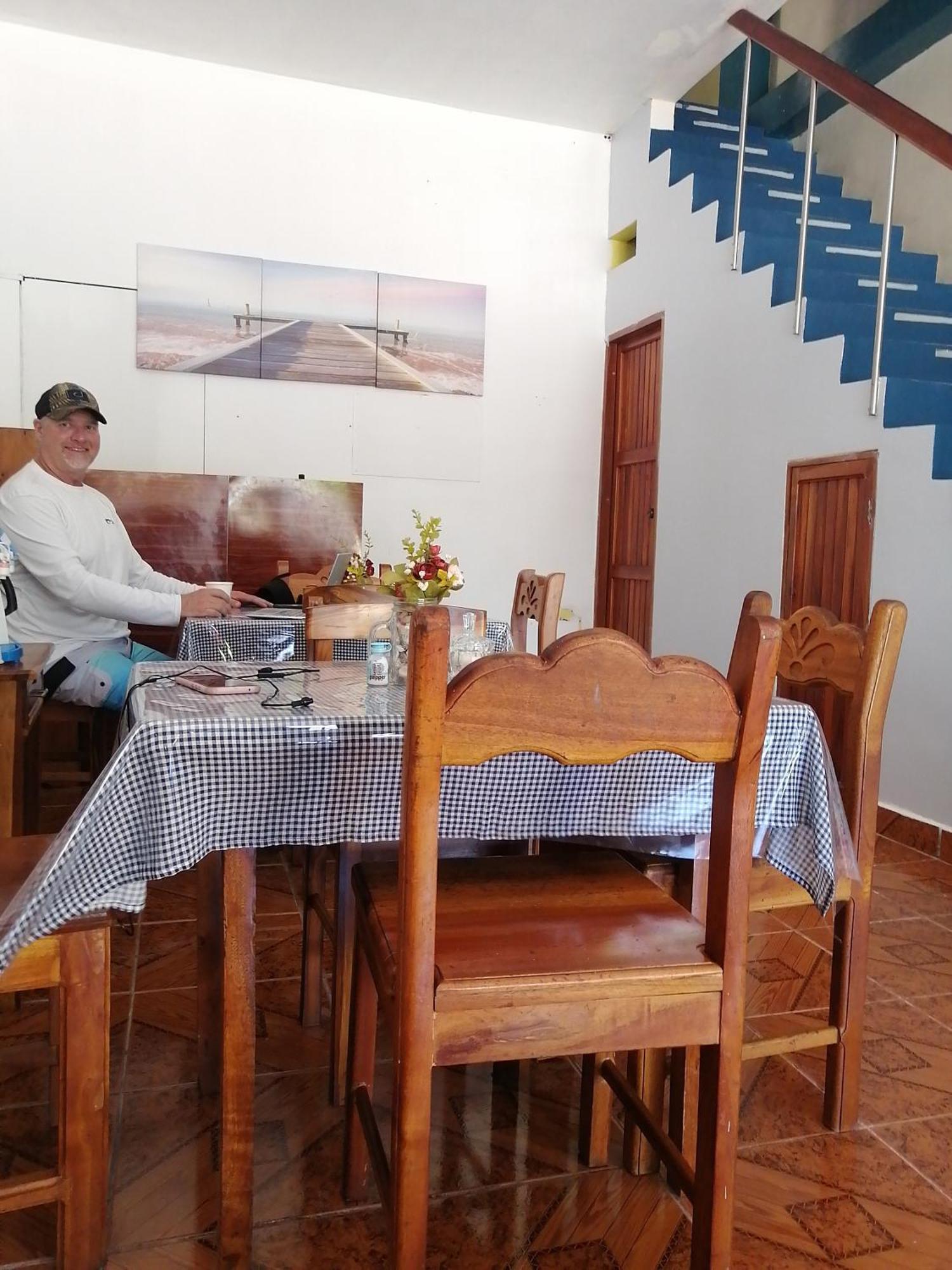 Hostal La Casa De Luis プエルト・バケリソ・モレノ エクステリア 写真