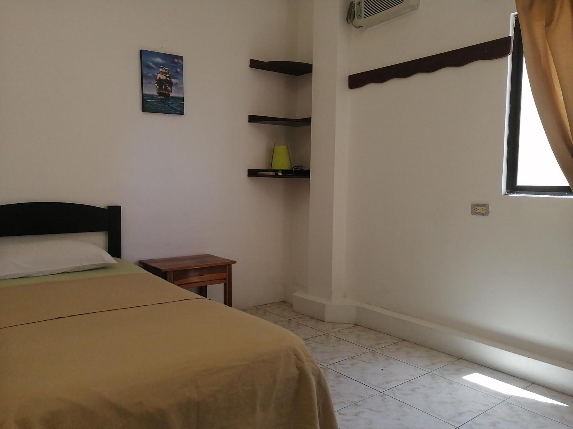 Hostal La Casa De Luis プエルト・バケリソ・モレノ エクステリア 写真