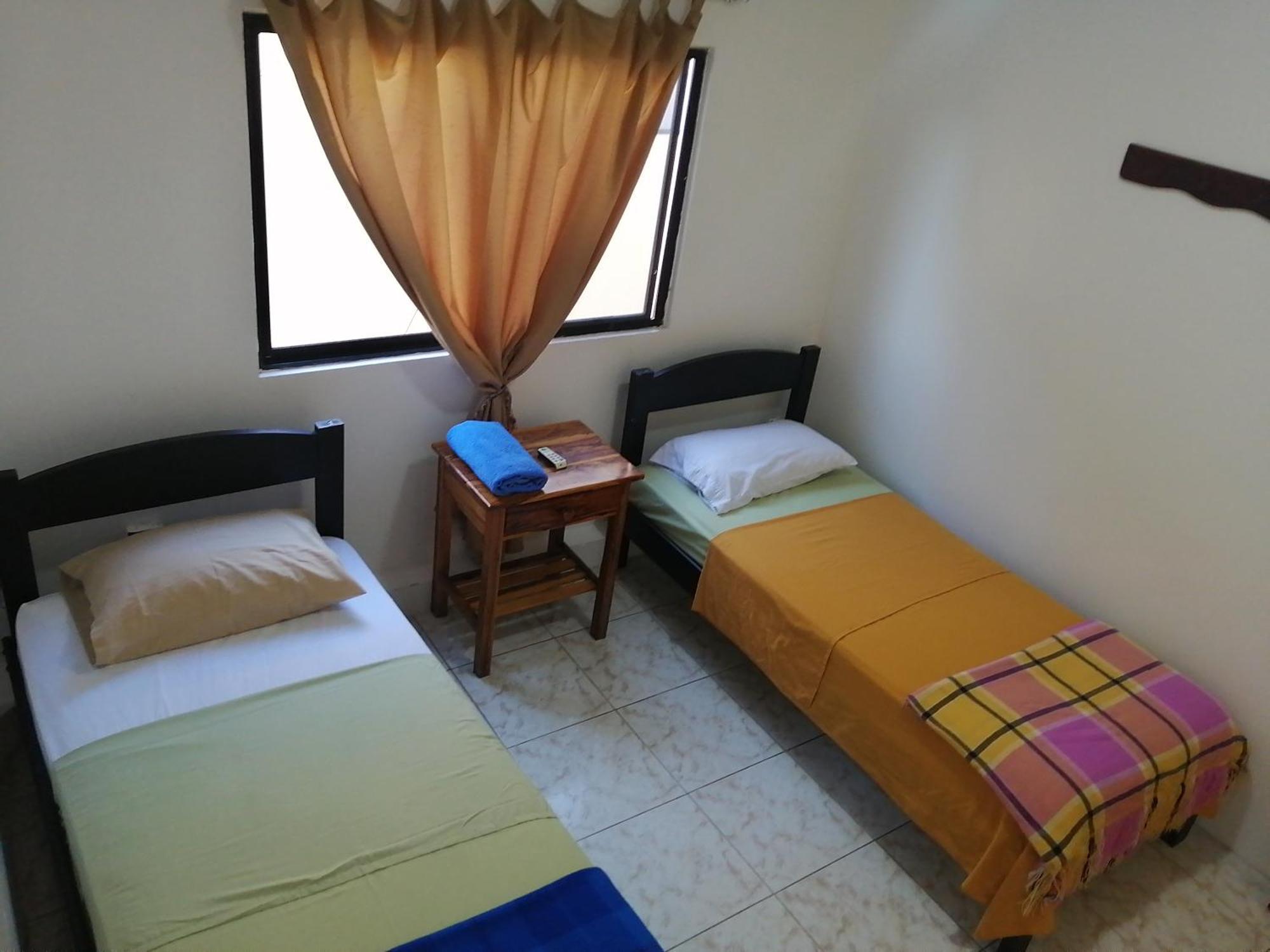 Hostal La Casa De Luis プエルト・バケリソ・モレノ エクステリア 写真