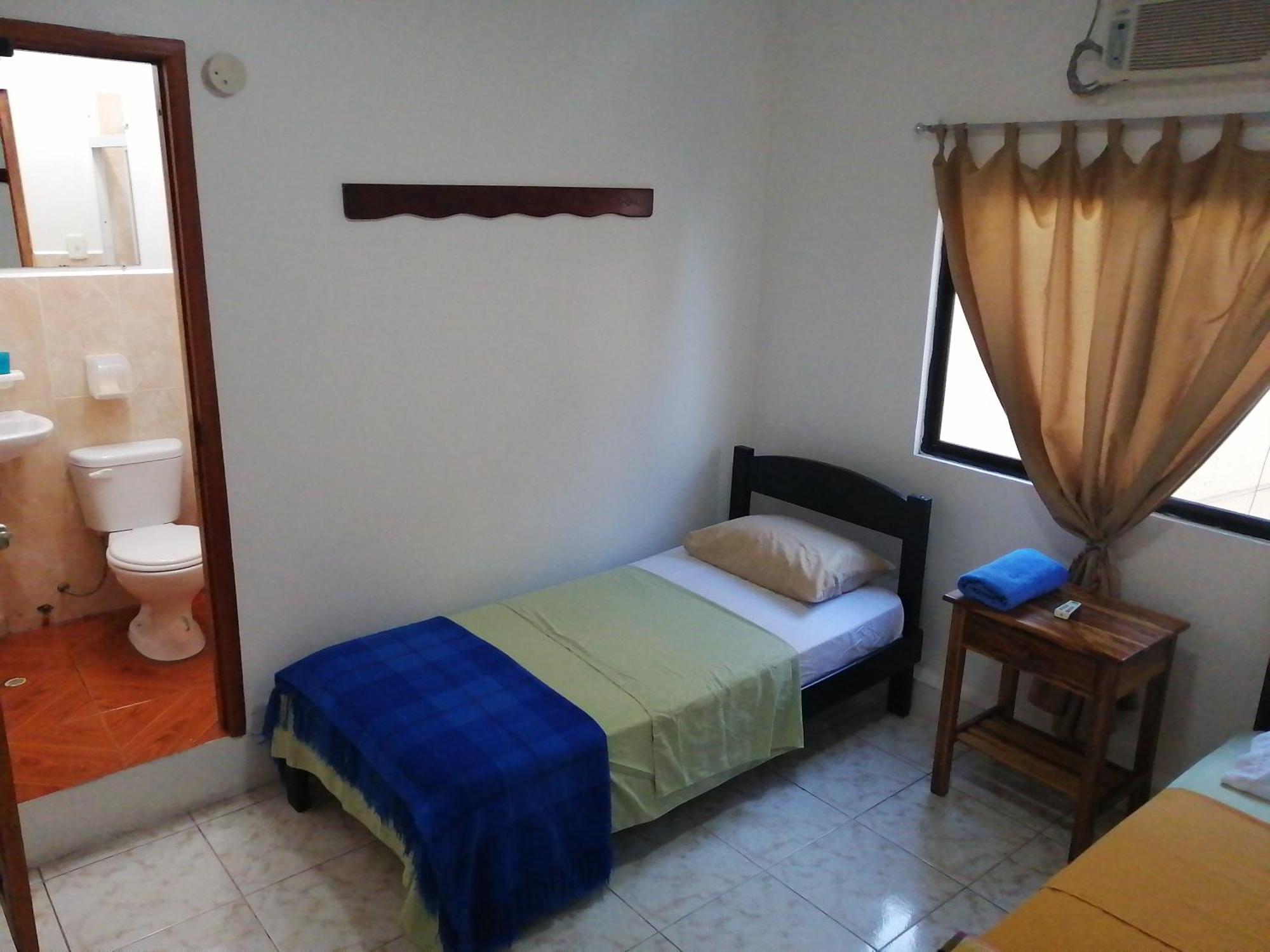 Hostal La Casa De Luis プエルト・バケリソ・モレノ エクステリア 写真