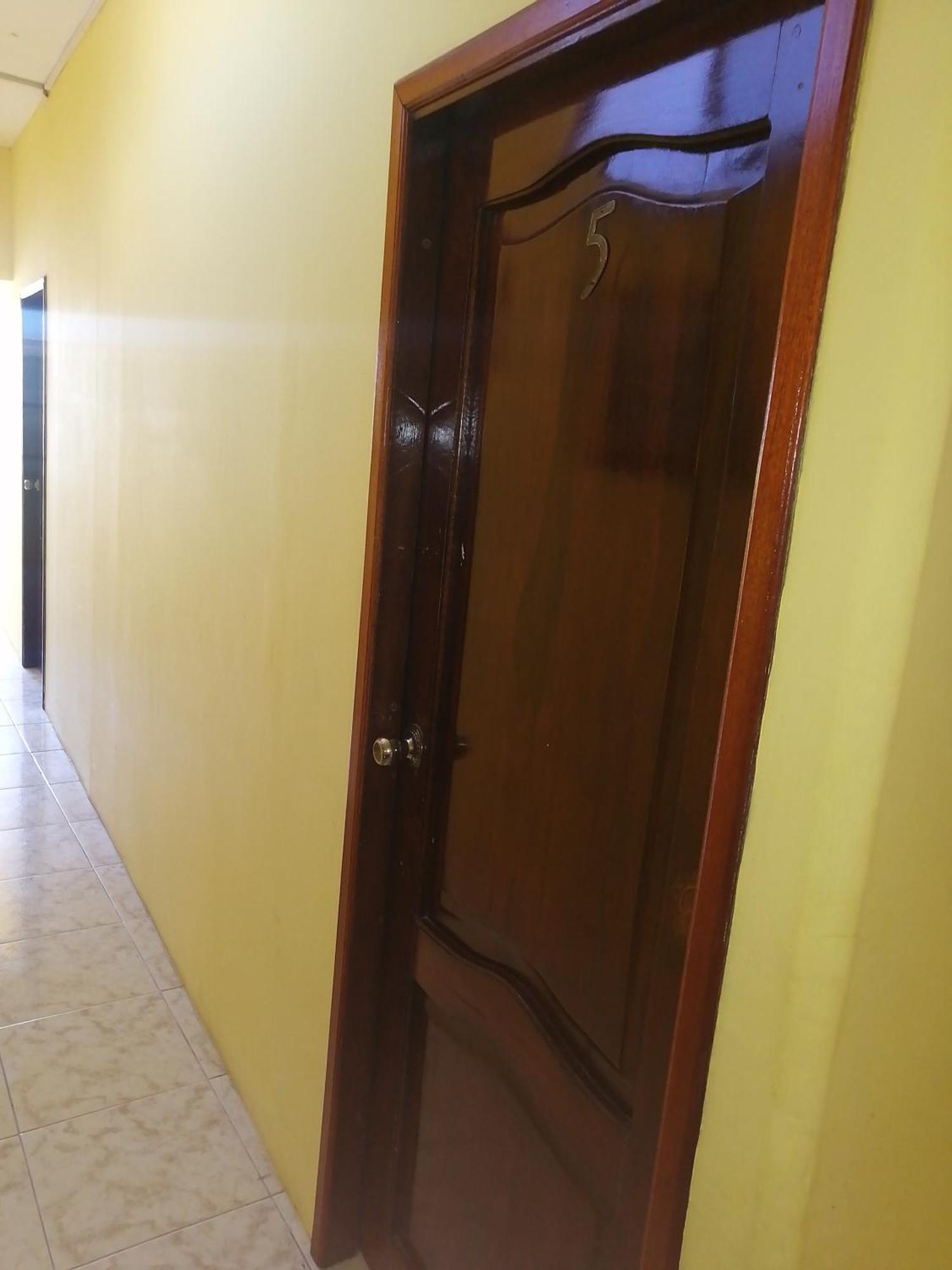 Hostal La Casa De Luis プエルト・バケリソ・モレノ エクステリア 写真